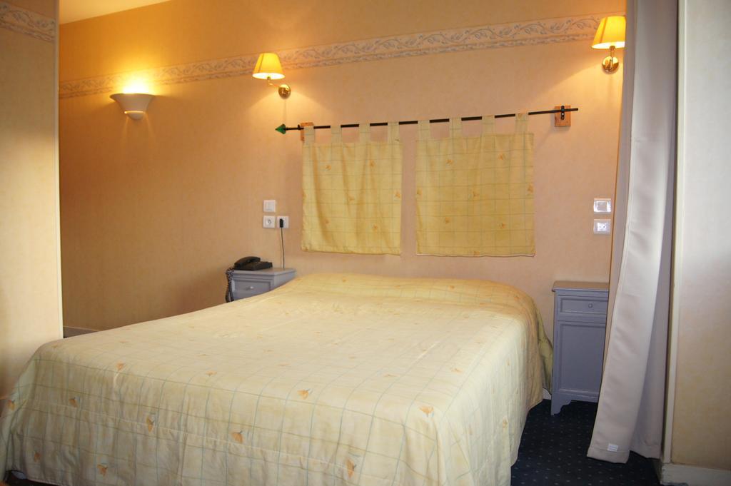 Le Puy-en-Velay Relais Du Val Vert מראה חיצוני תמונה